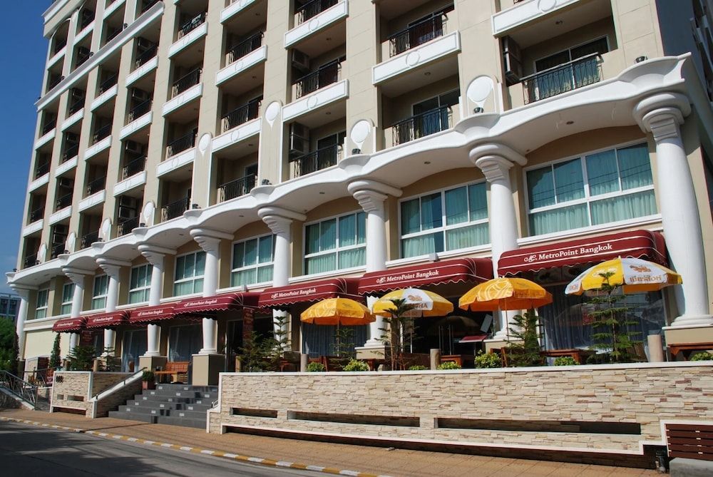 Metro Point Bangkok 1