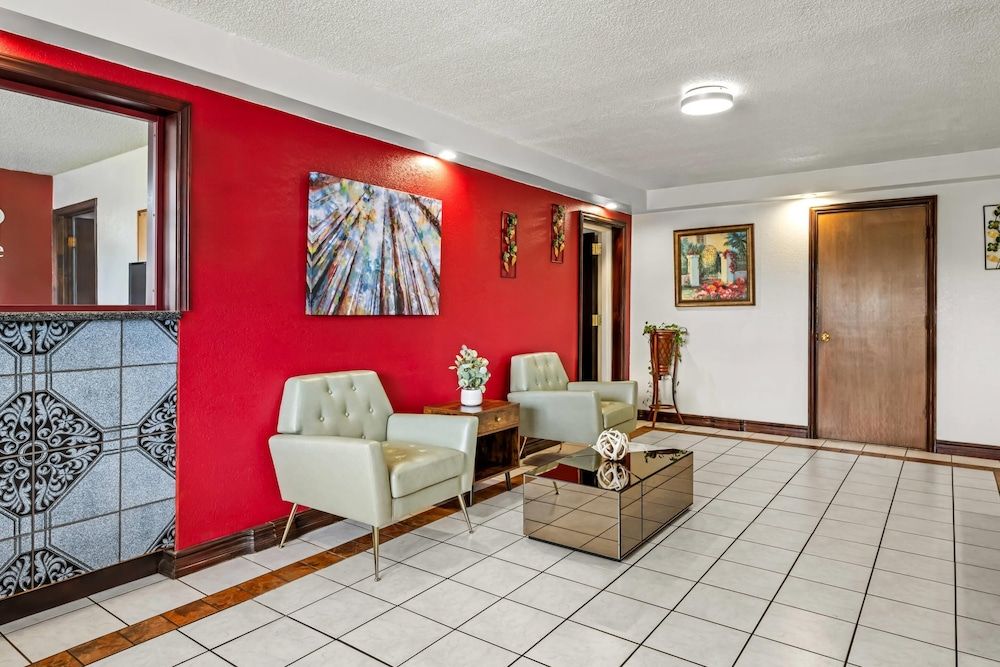Econo Lodge Charlotte Airport Area 2