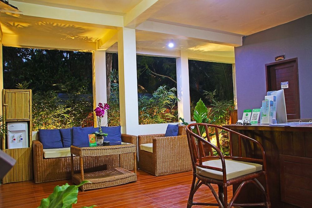 Last Frontier Beach Resort - Adults Only 2