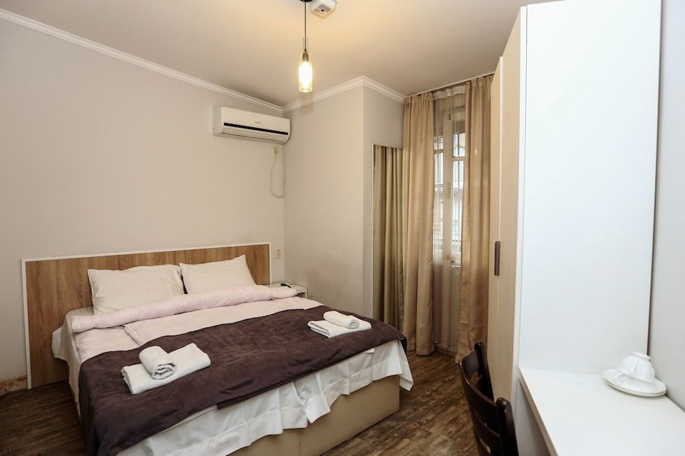 Rustaveli 36 Hotel 1