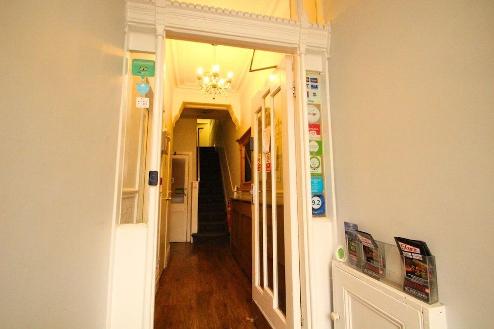 OYO Abbey Lodge Hotel 2