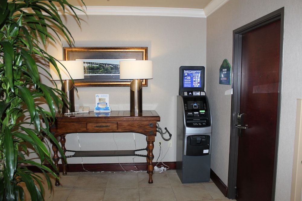 Lexington Expo Hotel by IHG 2
