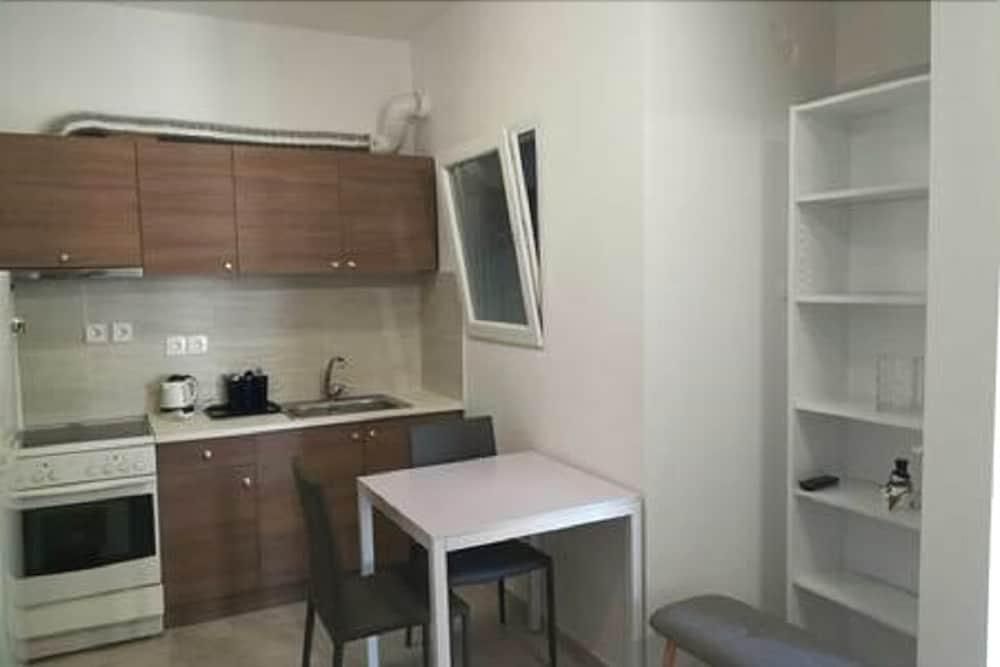 CENTRAL LOCATION ACROPOLIS -FIX, 2 BEDROOM APARTMENT 1