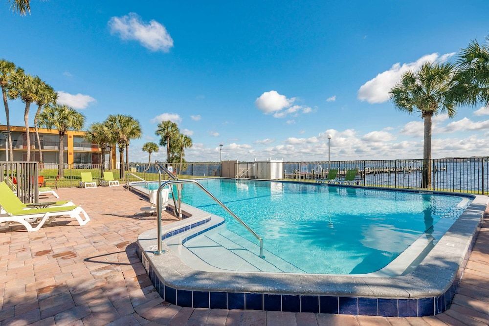 Quality Inn and Suites Palatka Riverfront 1