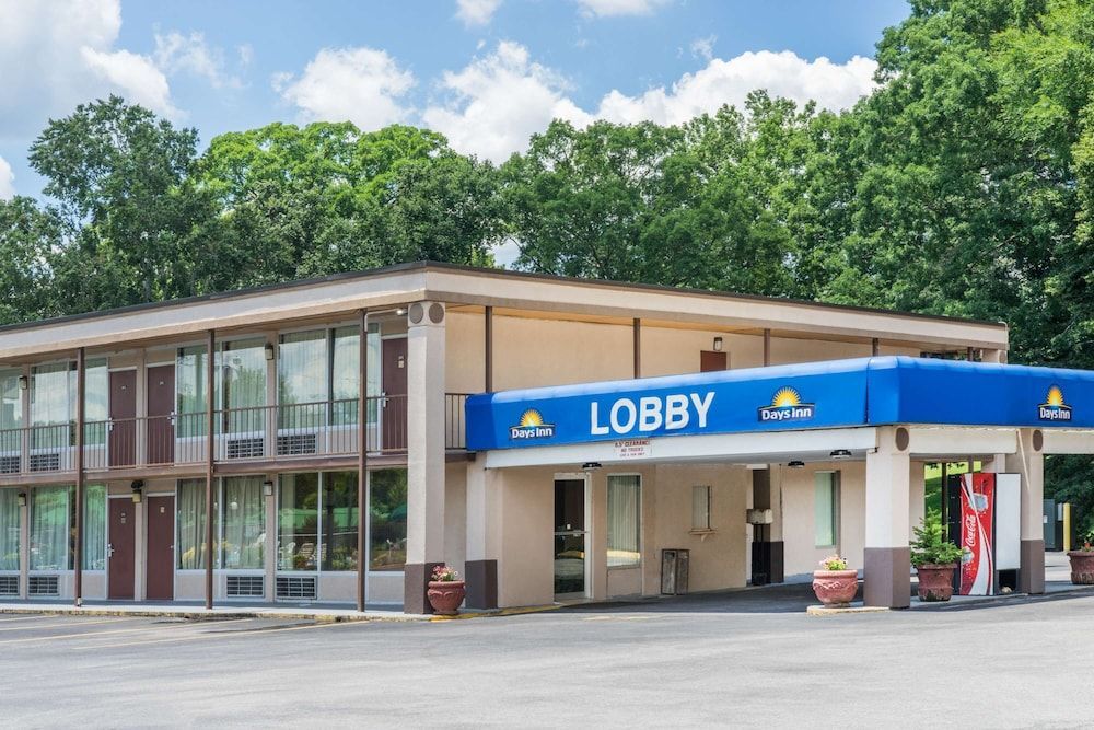 Days Inn by Wyndham Hurricane Mills 1