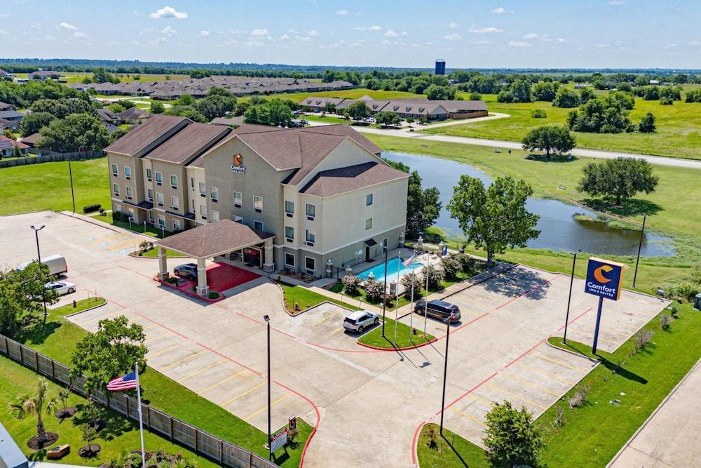 Comfort Inn & Suites Navasota 1