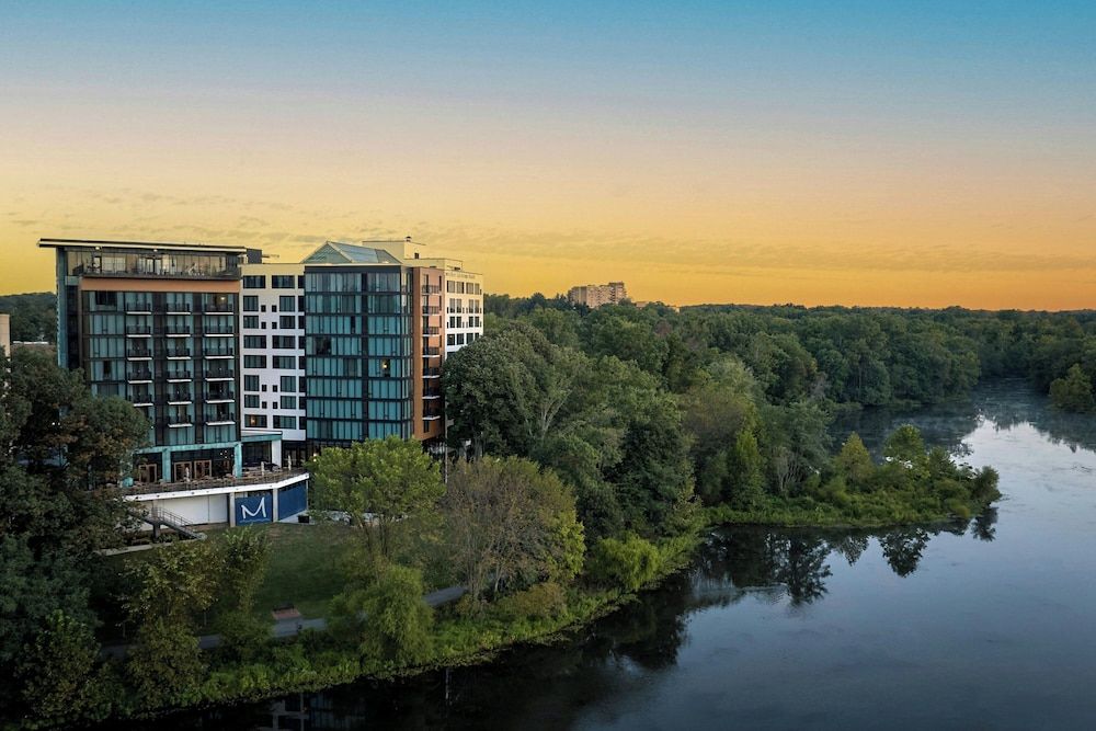 Merriweather Lakehouse Hotel, Autograph Collection 1