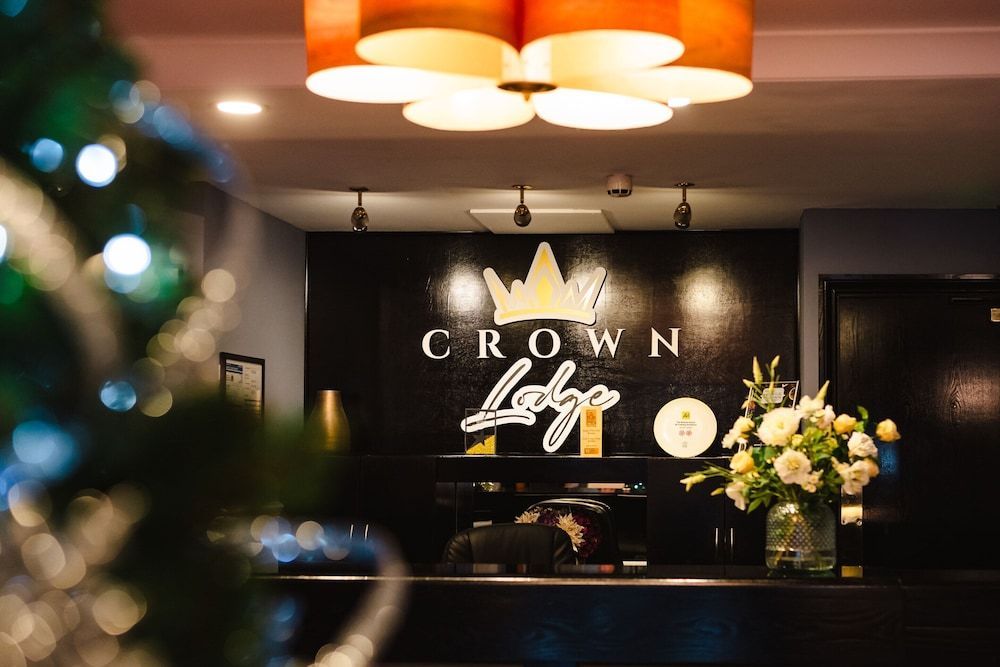 Crown Lodge Hotel 2
