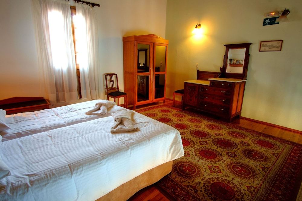 Erietta Suites 2