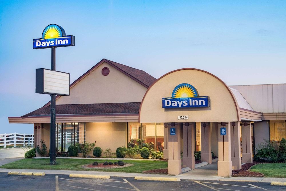 Days Inn by Wyndham Grove City Columbus South 1