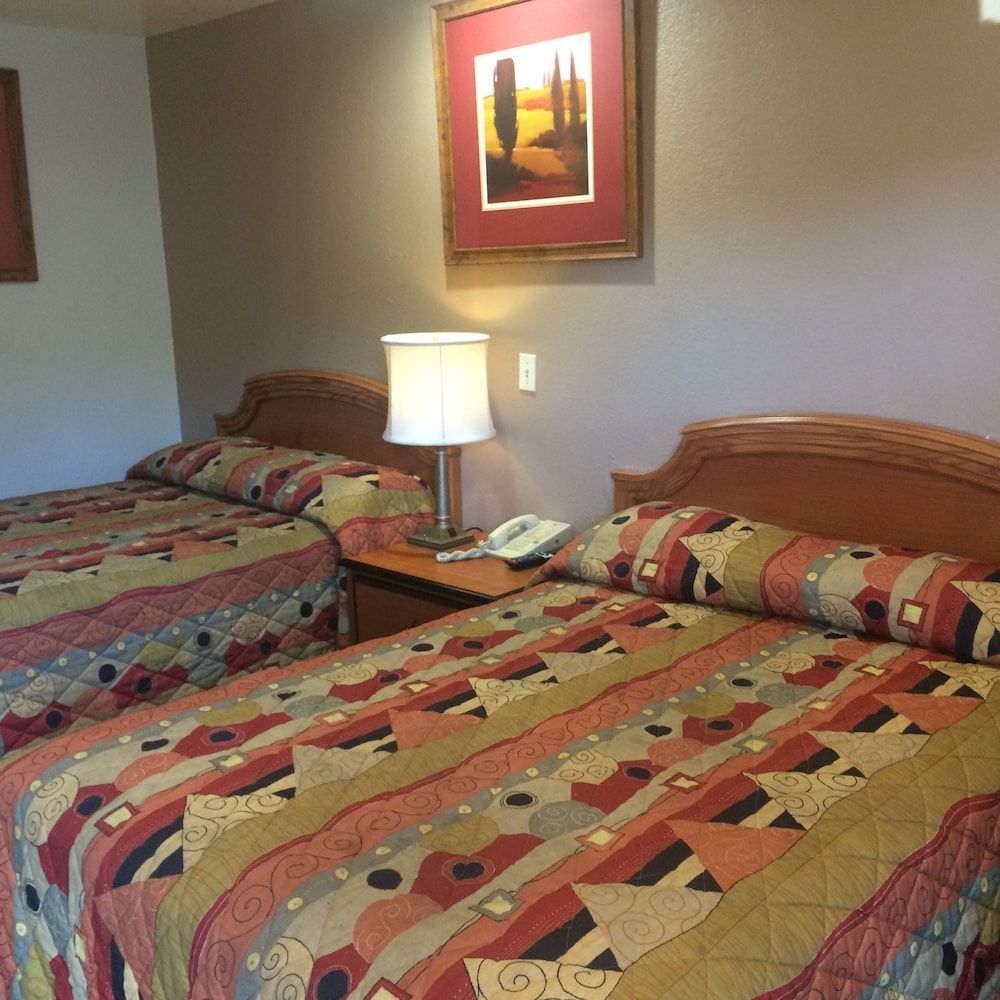 Crown Lodge Motel Oakland 2