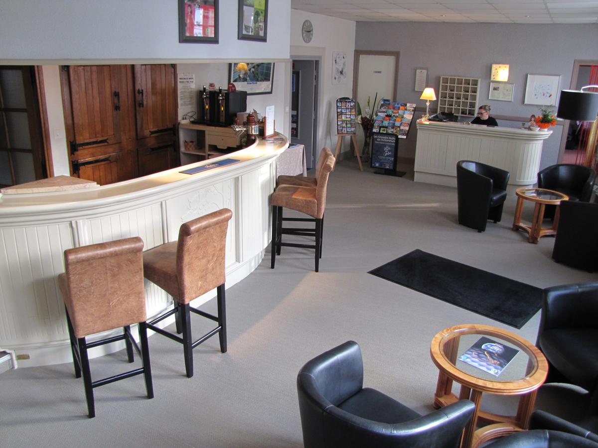 Logis Hotel Le Cerf 2