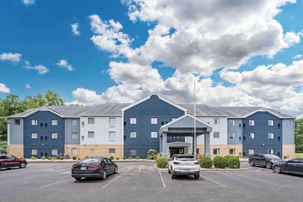 Country Inn & Suites by Radisson, Pickerington, OH 1