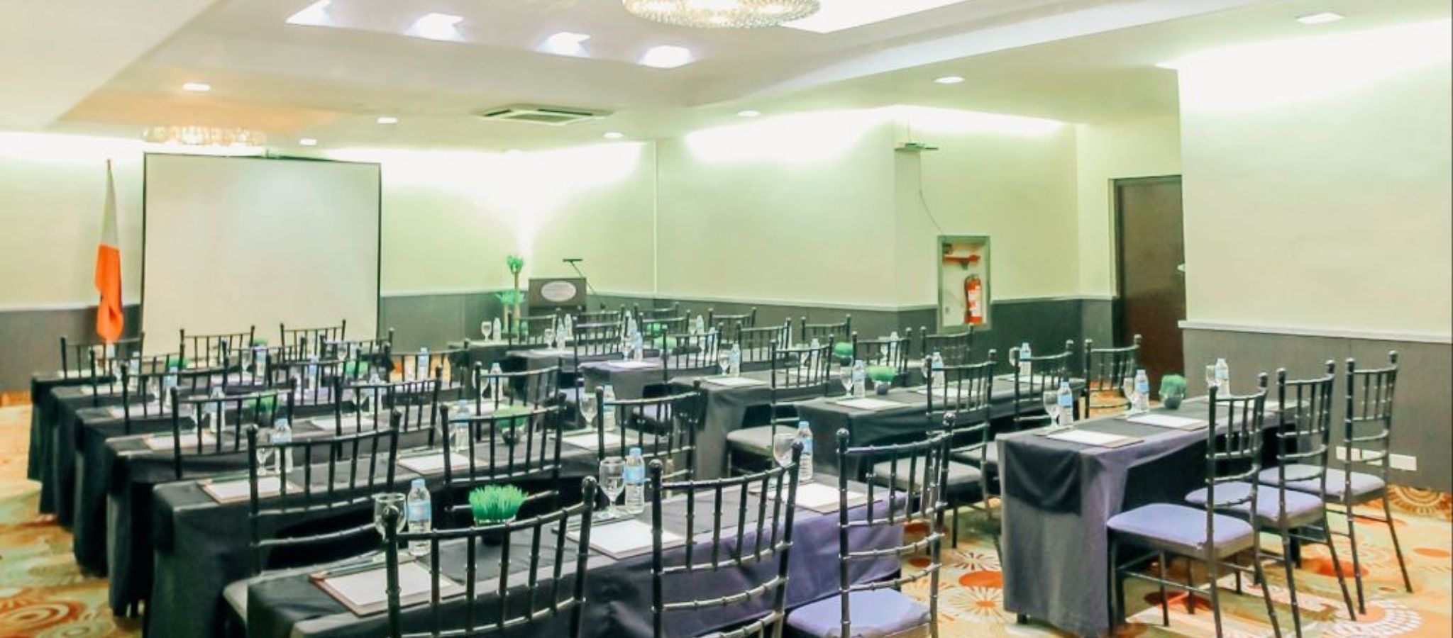 Greenhills Elan Hotel Modern - Newly Renovated 2