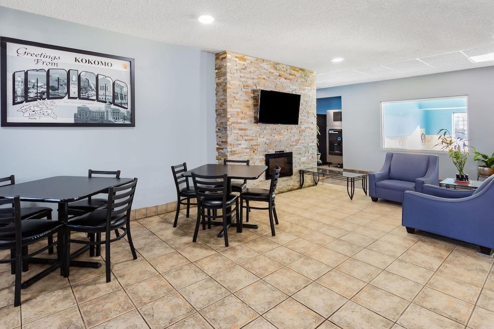 Super 8 by Wyndham Kokomo 2