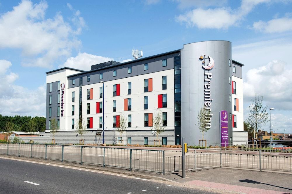 Premier Inn Chatham/Gillingham - Vic Pier 1