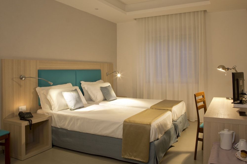 American Hotel 1