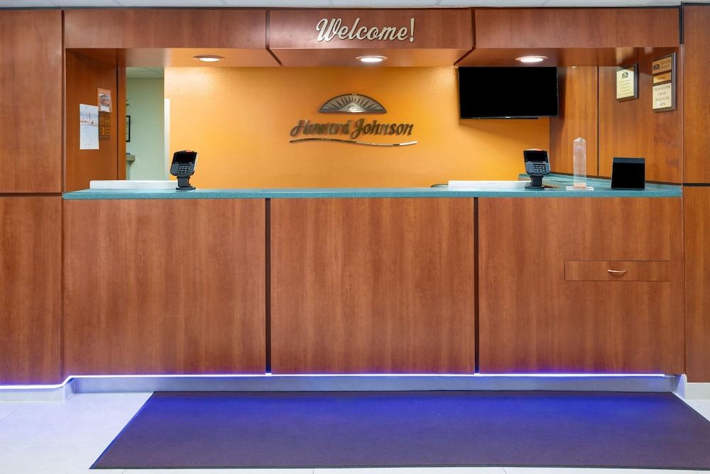Howard Johnson by Wyndham Savannah GA 2