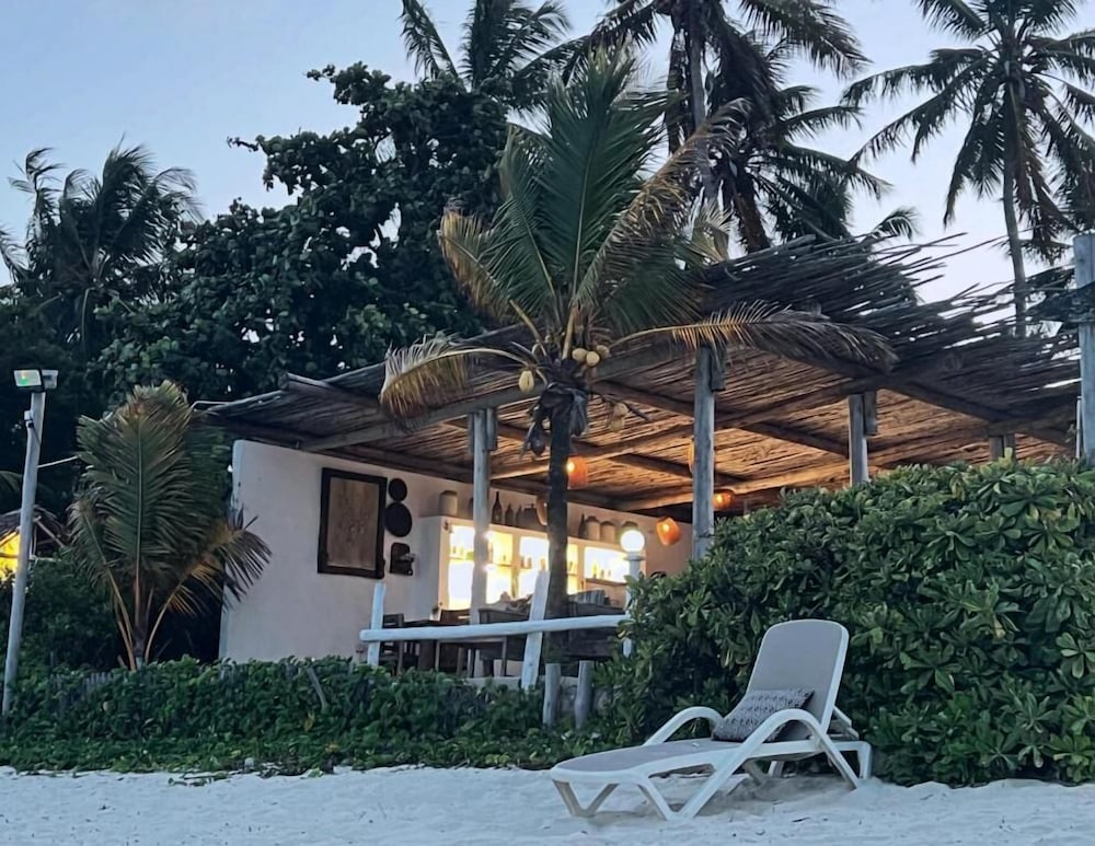 Coco Beach Hotel 1