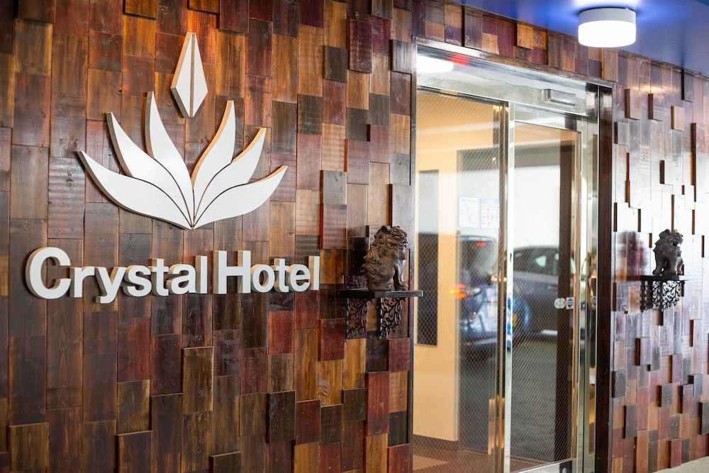 Nami No Ue Crystal Hotel 1