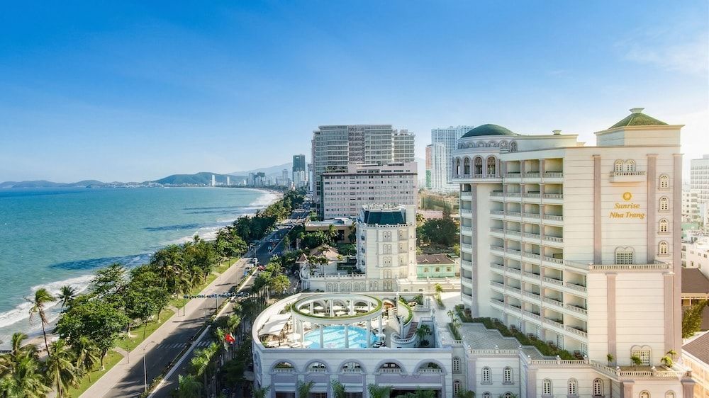 Sunrise Nha Trang Beach Hotel & Spa 1