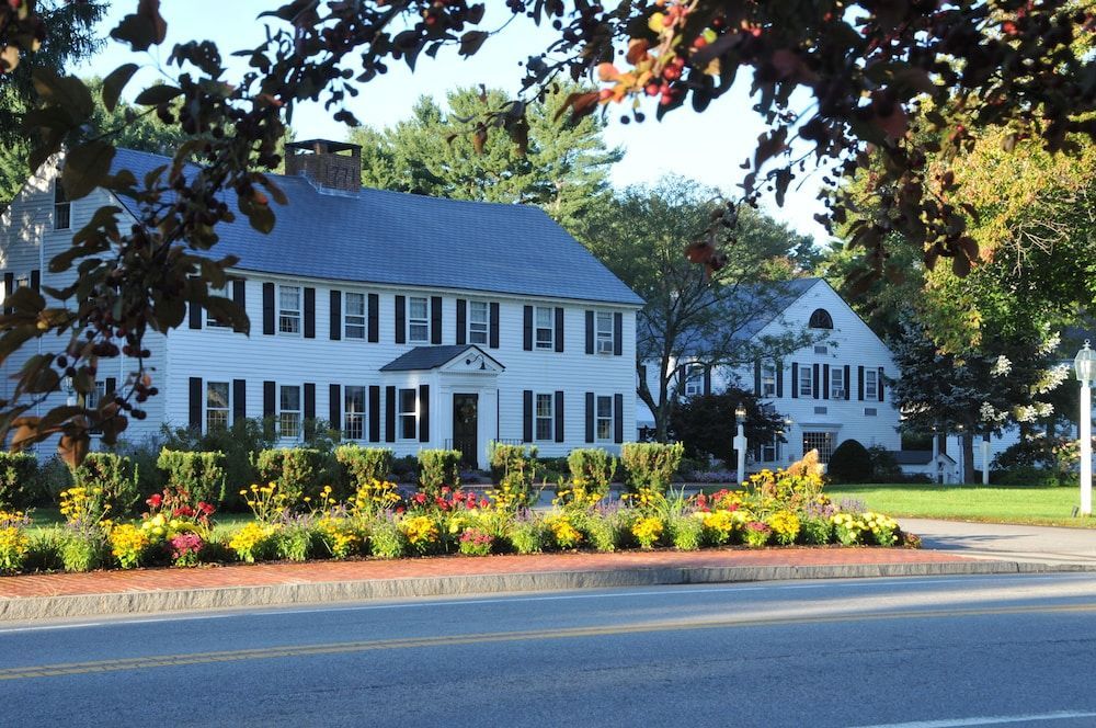 Publick House Historic Inn and Country Motor Lodge 1