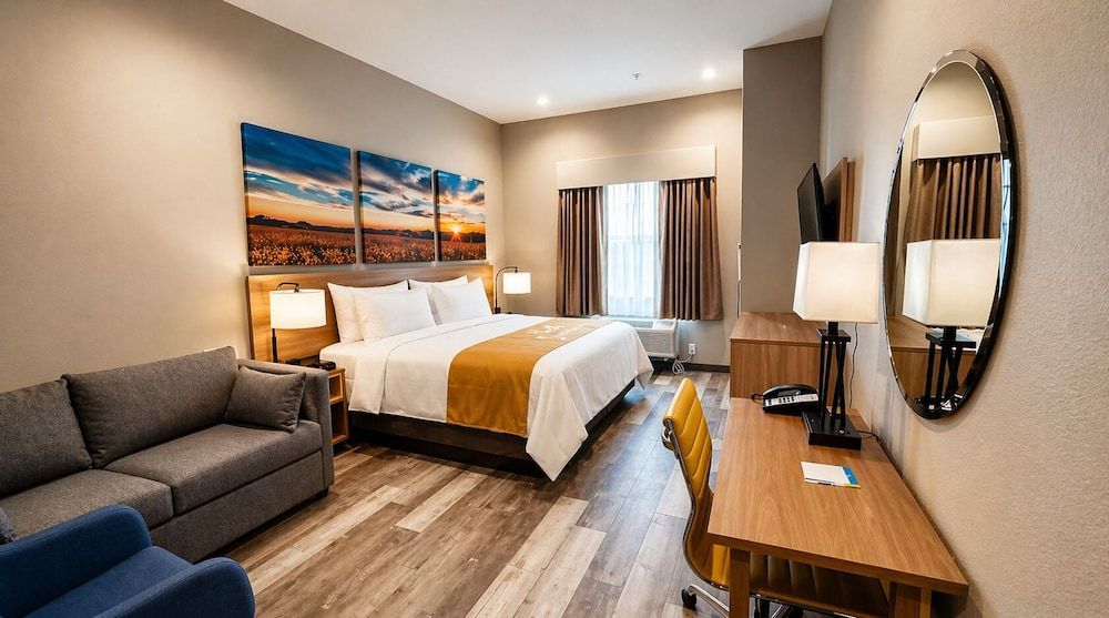 Days Inn & Suites by Wyndham Tomball Houston NW 1