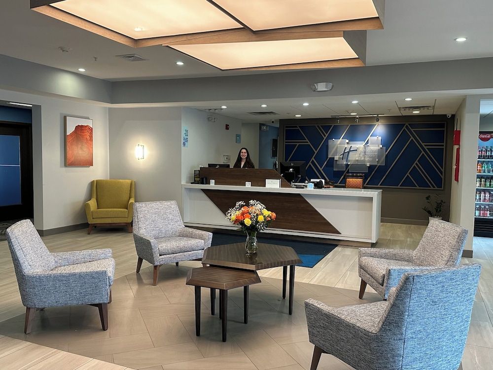 Holiday Inn Express & Suites MERIDEN by IHG 2