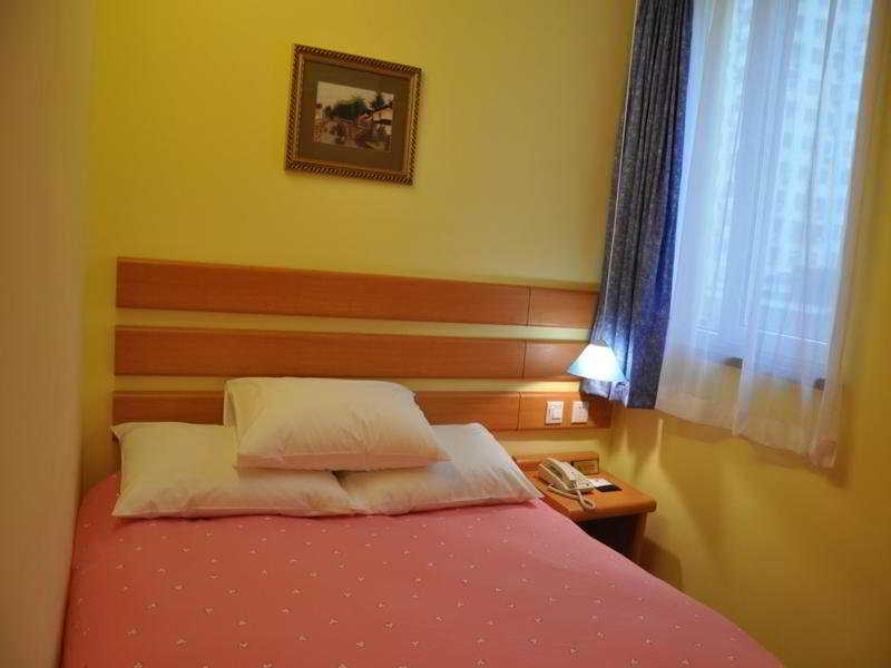 Home Inn Yanshaxinyuanli 2