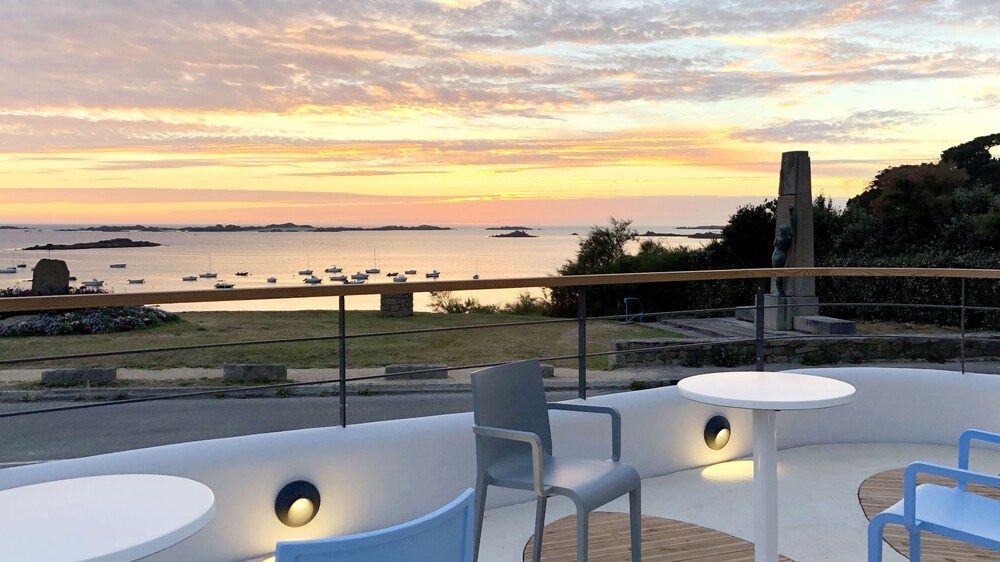Pavillon de la plage 1
