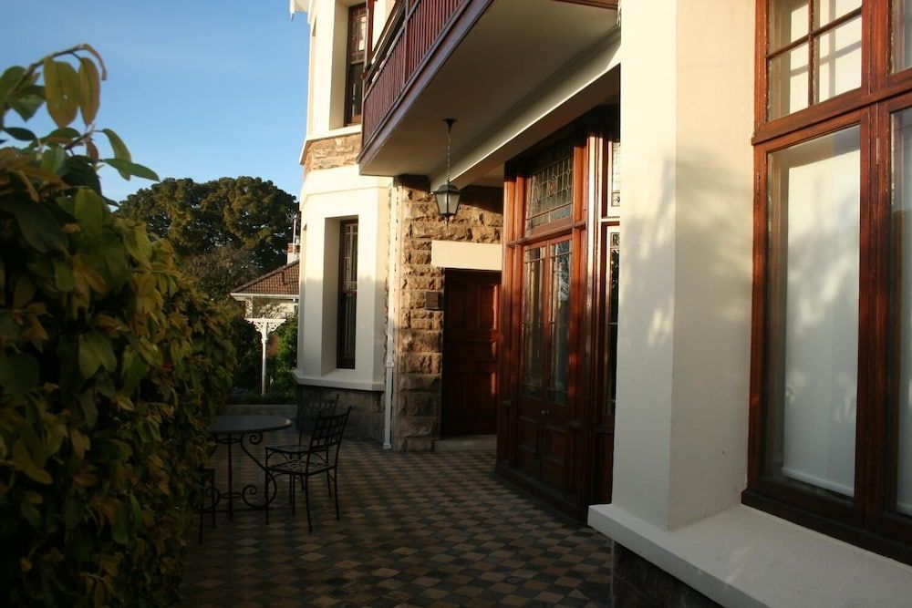 Reading House 2