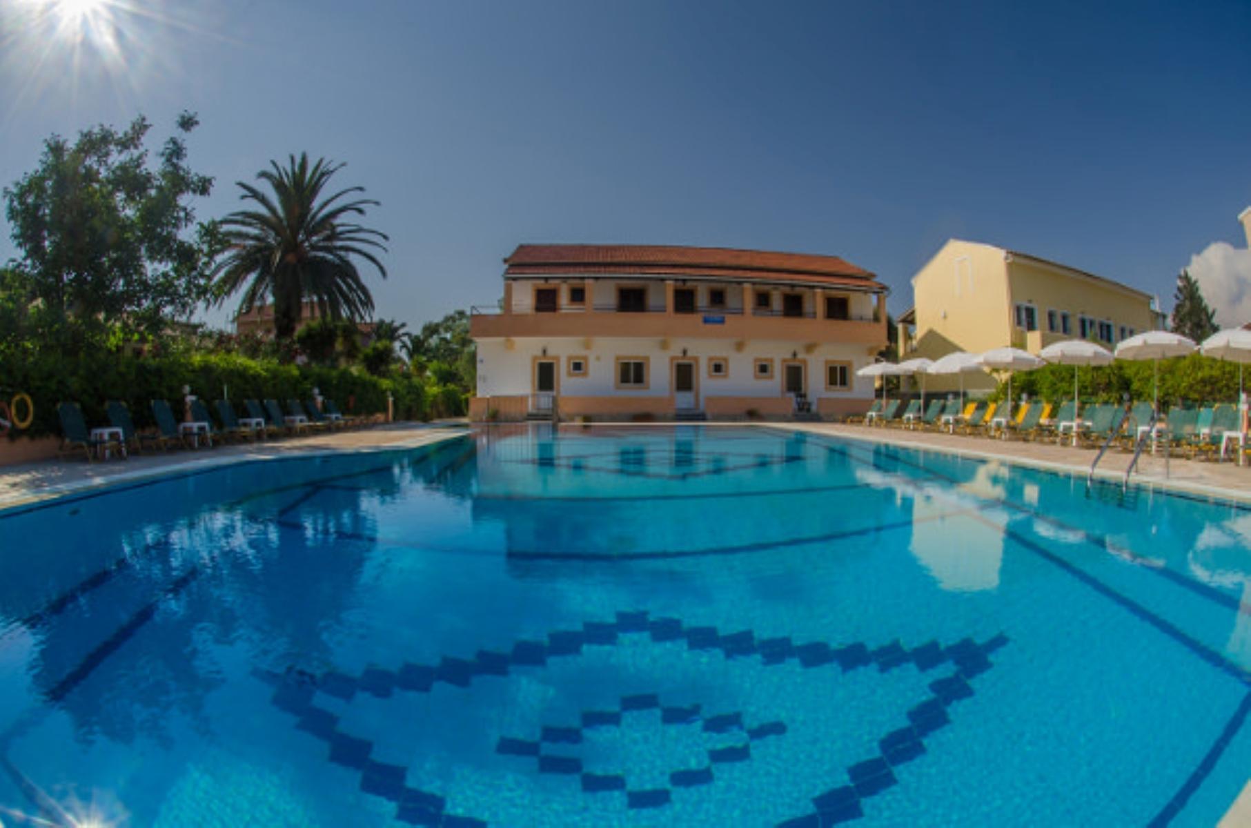 Takis Apartments Sidari 1