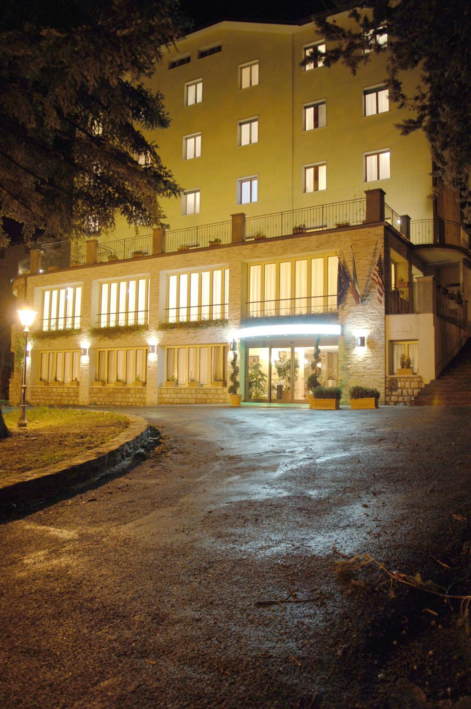 Hotel Miravalle 2000 1