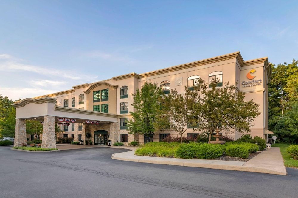 Comfort Inn & Suites Lake George 1