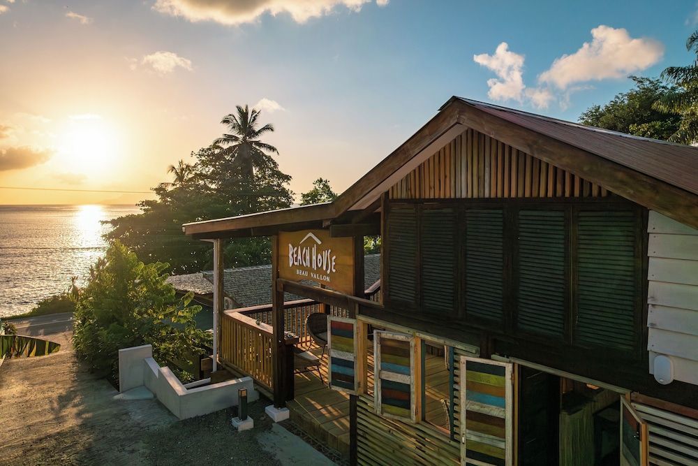 Beach House Beau Vallon 2
