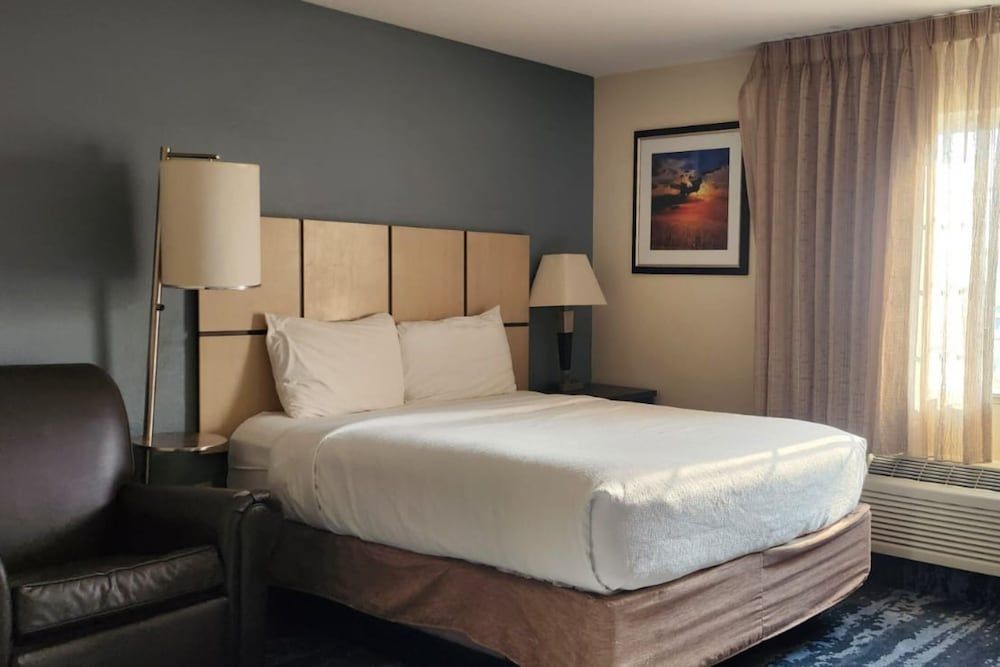 Coratel Suites Extended Stay MSP Airport Minneapolis Richfield 1