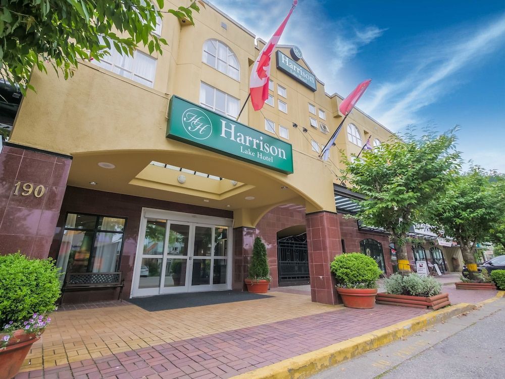 Harrison Lake Hotel 1