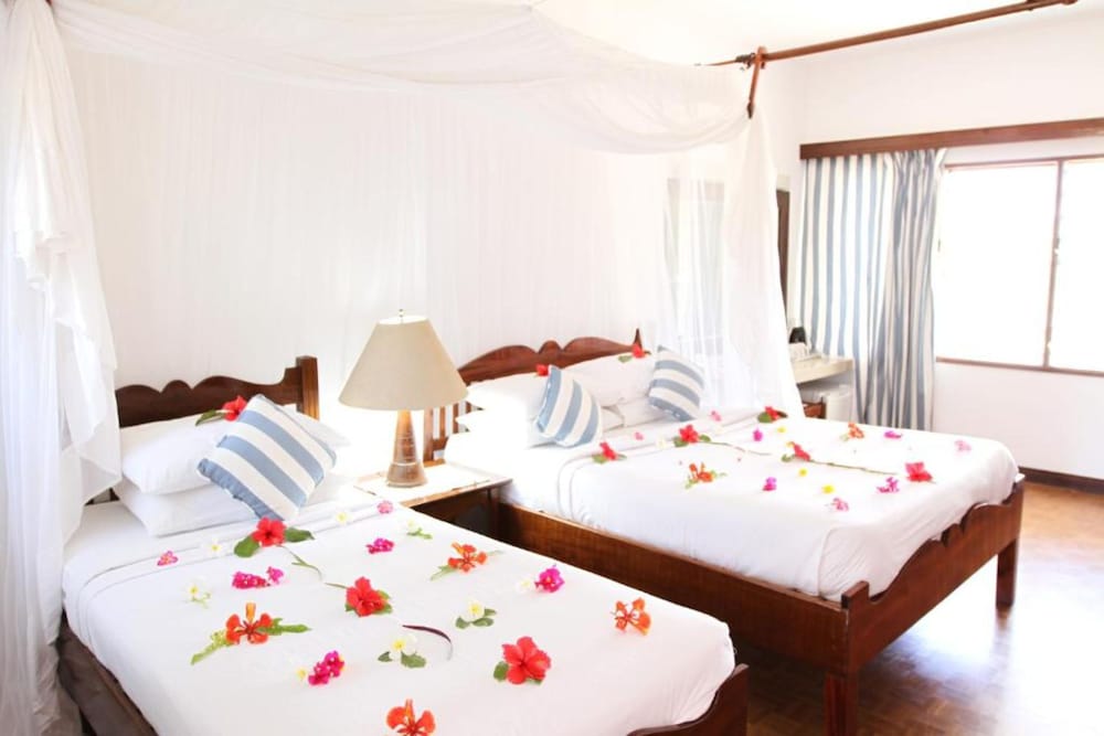 Mnarani Beach Club 2