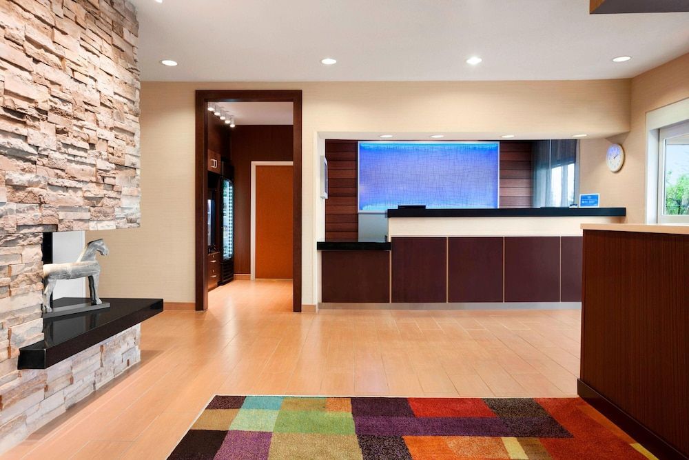 Fairfield Inn & Suites Lansing West 2