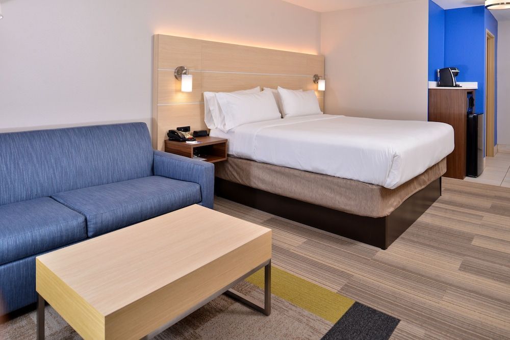 Holiday Inn Express & Suites CINCINNATI - MASON by IHG 2