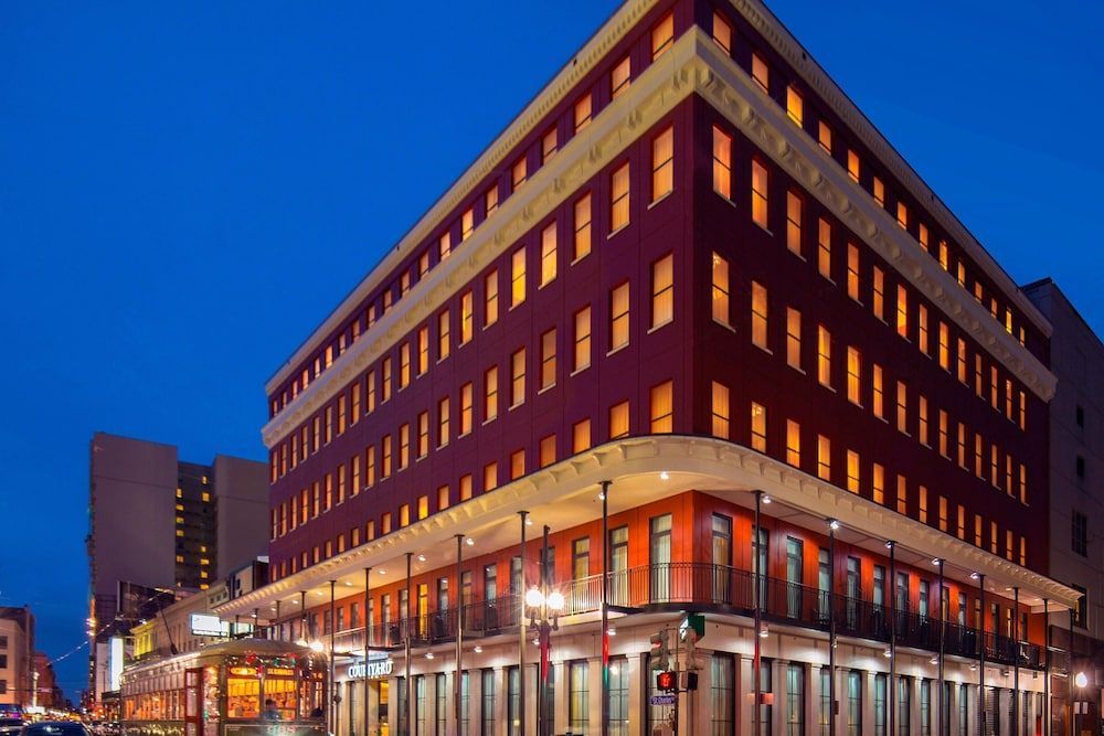 Courtyard by Marriott New Orleans Downtown Near the French Quarter 1