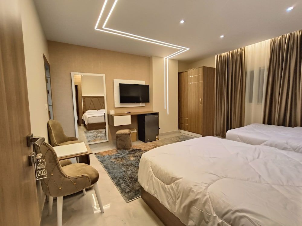 Discover pyramids inn 1
