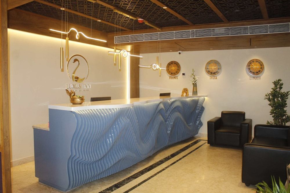 Luxus Inn Hotel 1