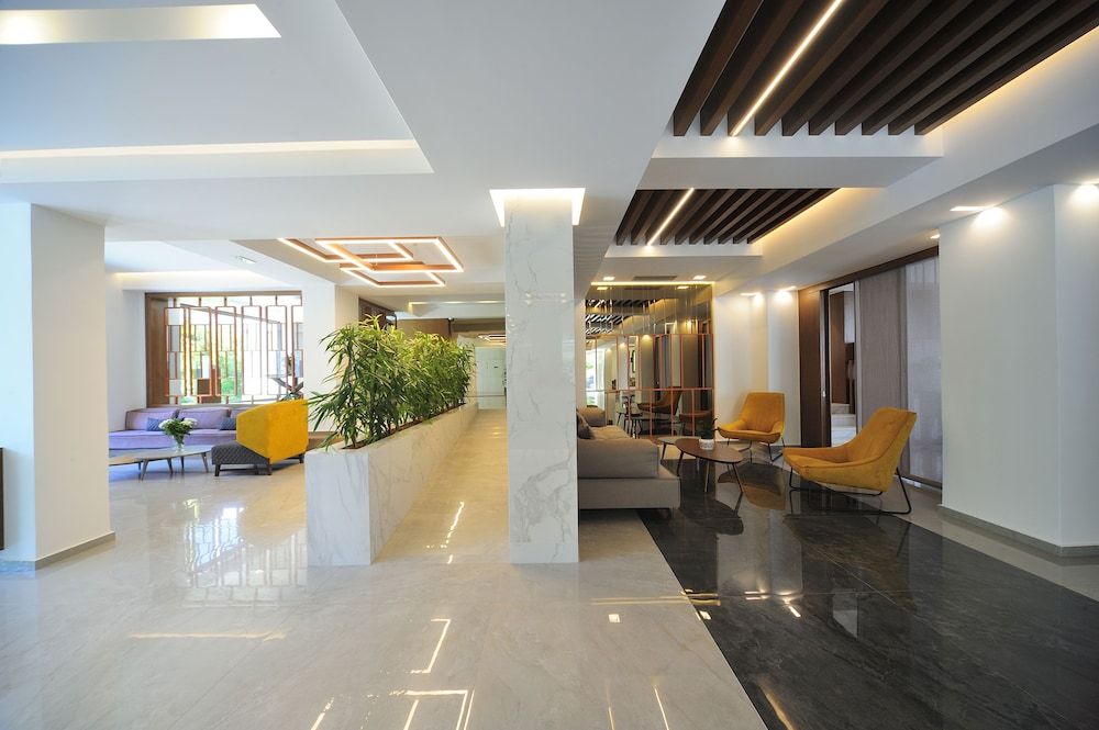 Atrium Ambiance Hotel 2