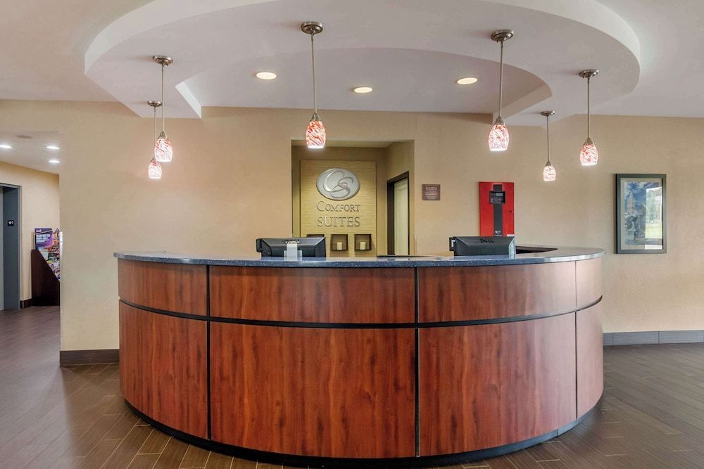 Comfort Suites Speedway - Kansas City 2