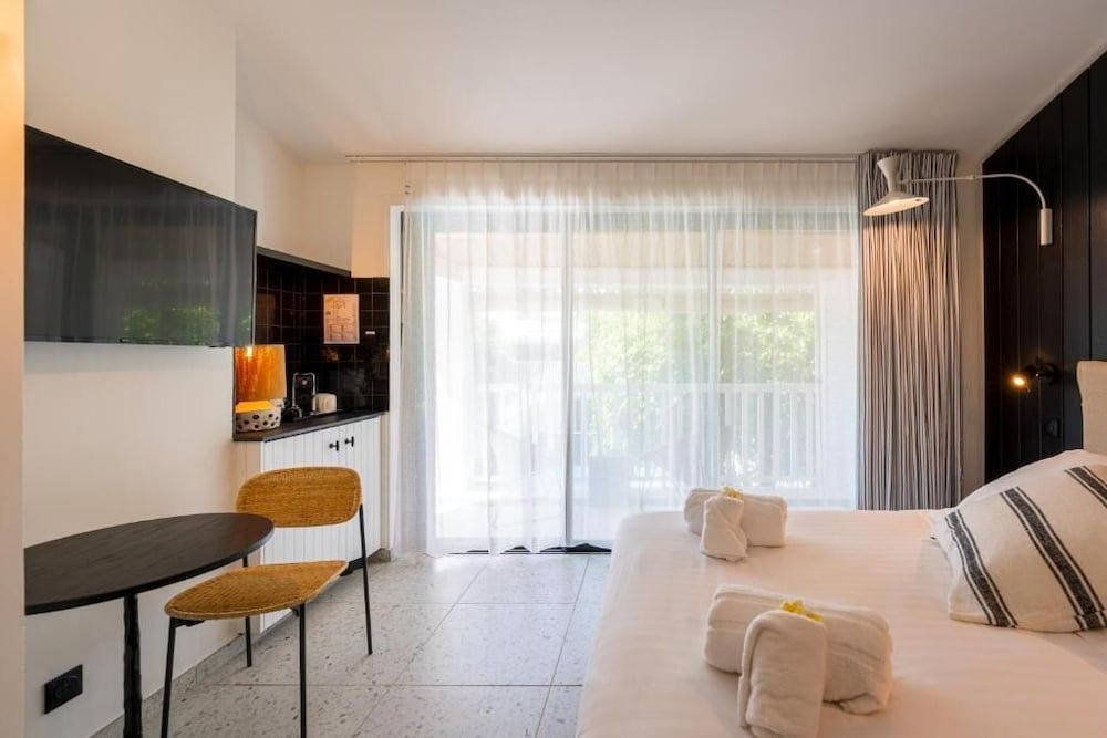 Doudou Hotel by Dina Mogarbine 2