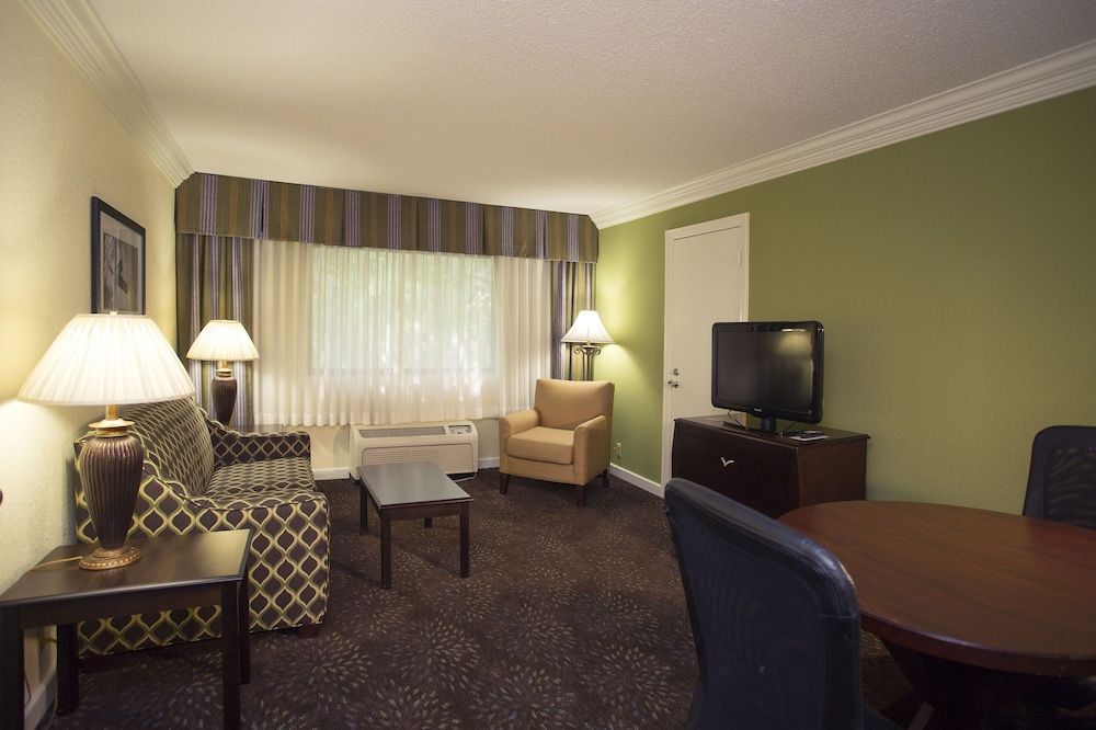 Holiday Inn Express ATHENS-UNIVERSITY AREA by IHG 2