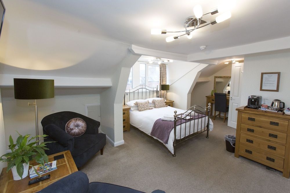 Rosslyn House 1