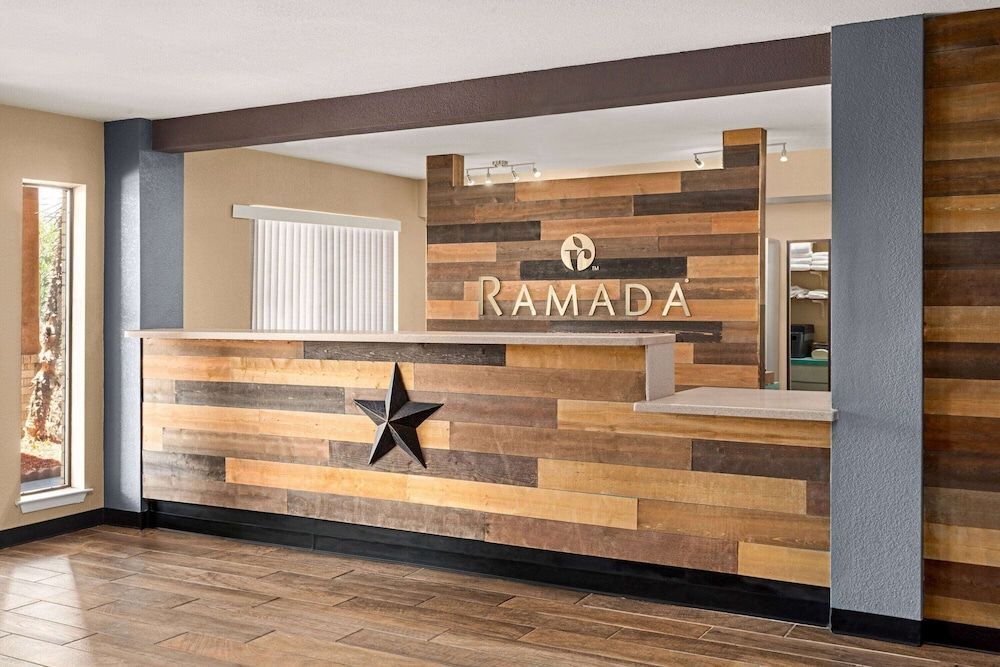 Ramada by Wyndham San Antonio Near SeaWorld - Lackland AFB 2