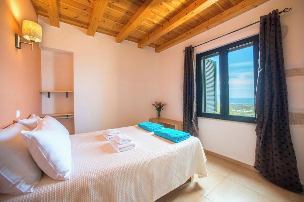 Villa Cretan View with Heated Swimming Pool 1